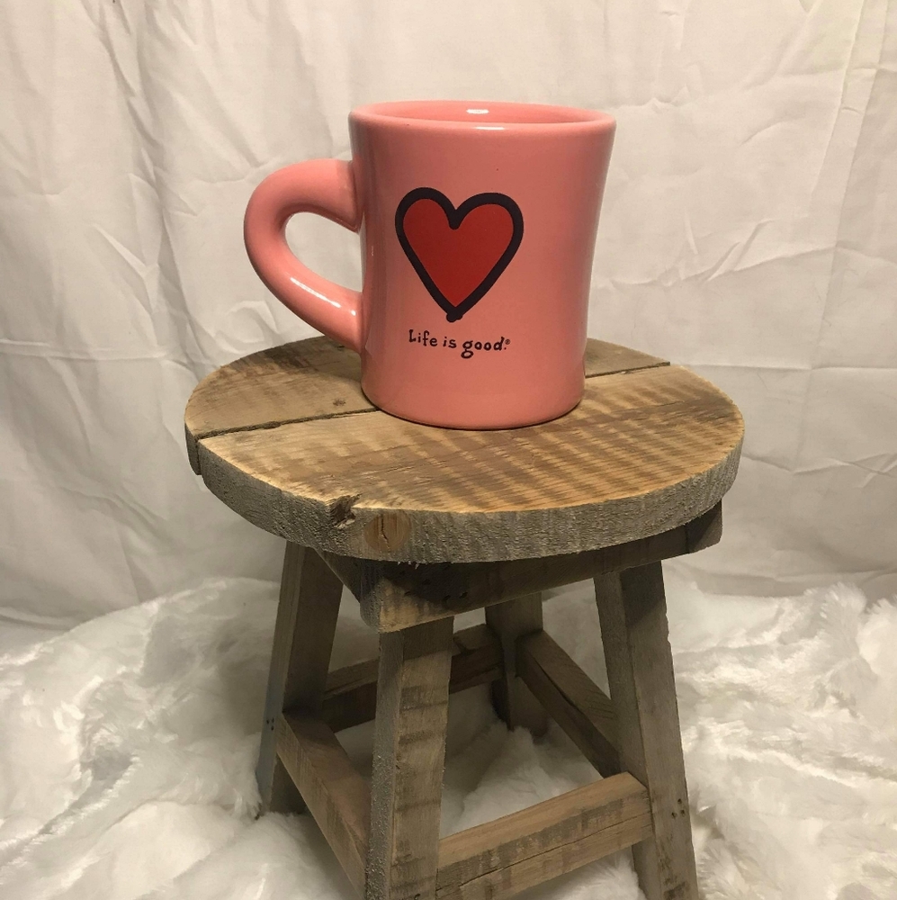 Life Is Good heart Graphic mug